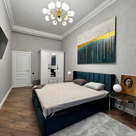 Deribasivska 10 Luxury Apartment オデッサ エクステリア 写真